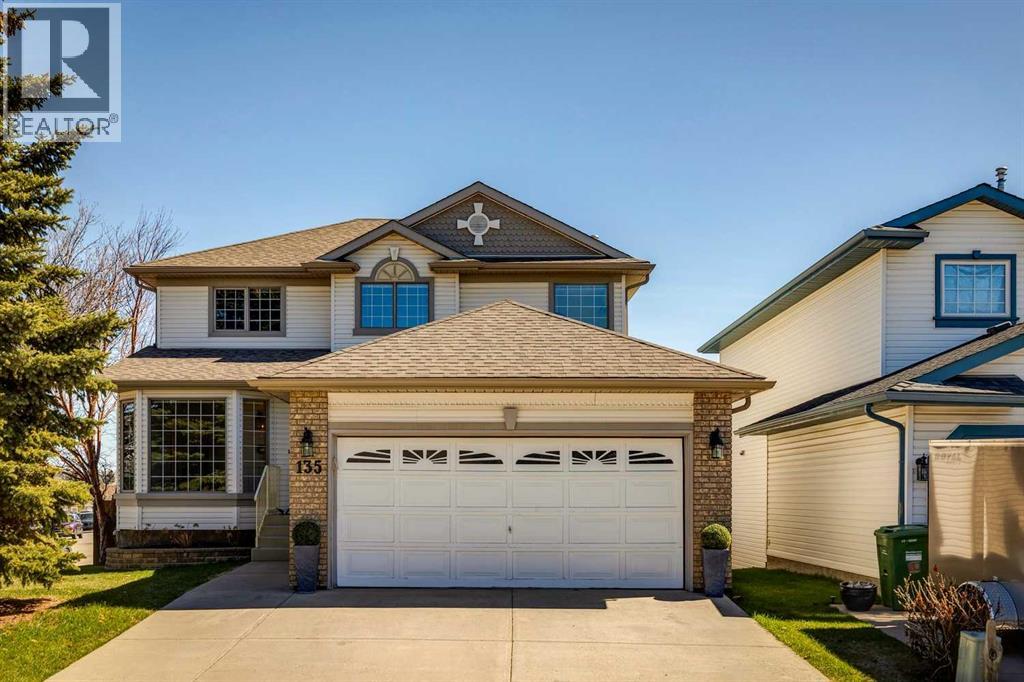 135 Sceptre Close NW, Calgary, Alberta  T3L 1Y2 - Photo 1 - A2288565
