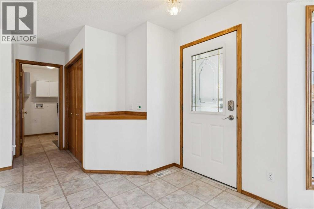 135 Sceptre Close NW, Calgary, Alberta  T3L 1Y2 - Photo 10 - A2288565