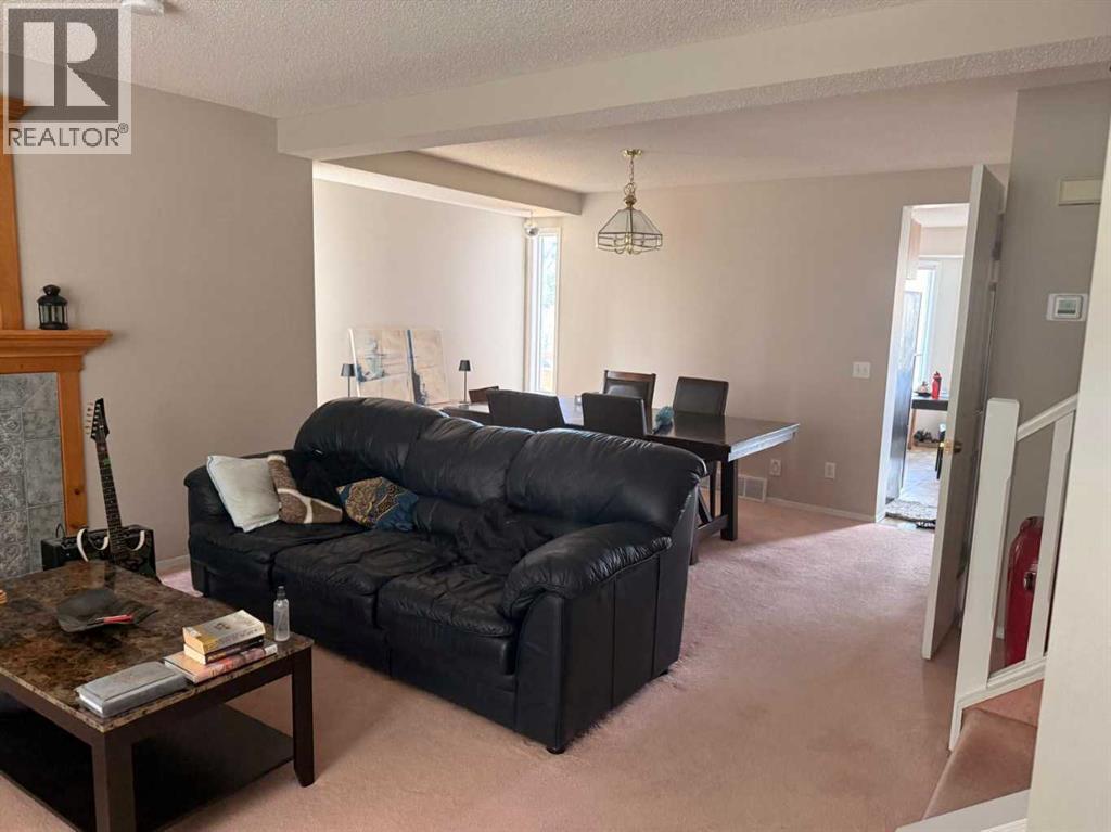 7212 Sierra Morena Boulevard SW, Calgary, Alberta  T3H 3G5 - Photo 3 - A2308935