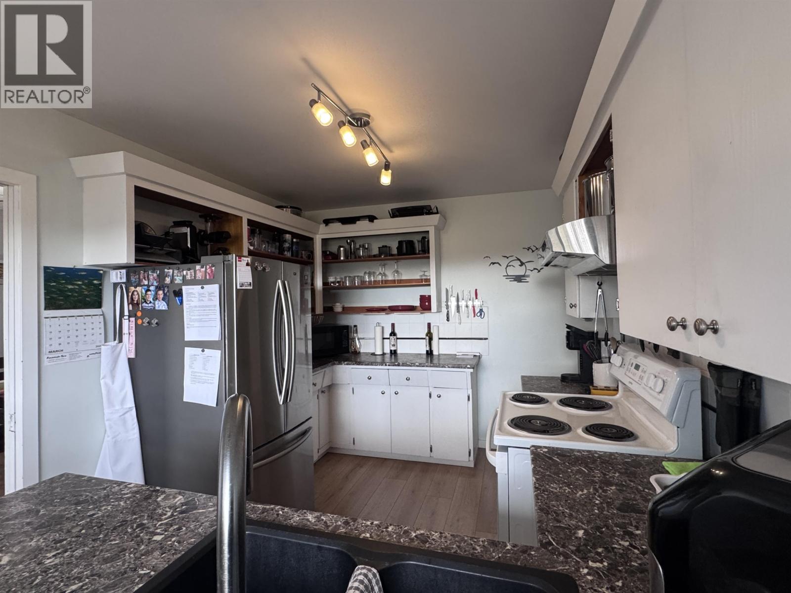 4919 SCOTT AVENUE Terrace Photo 9