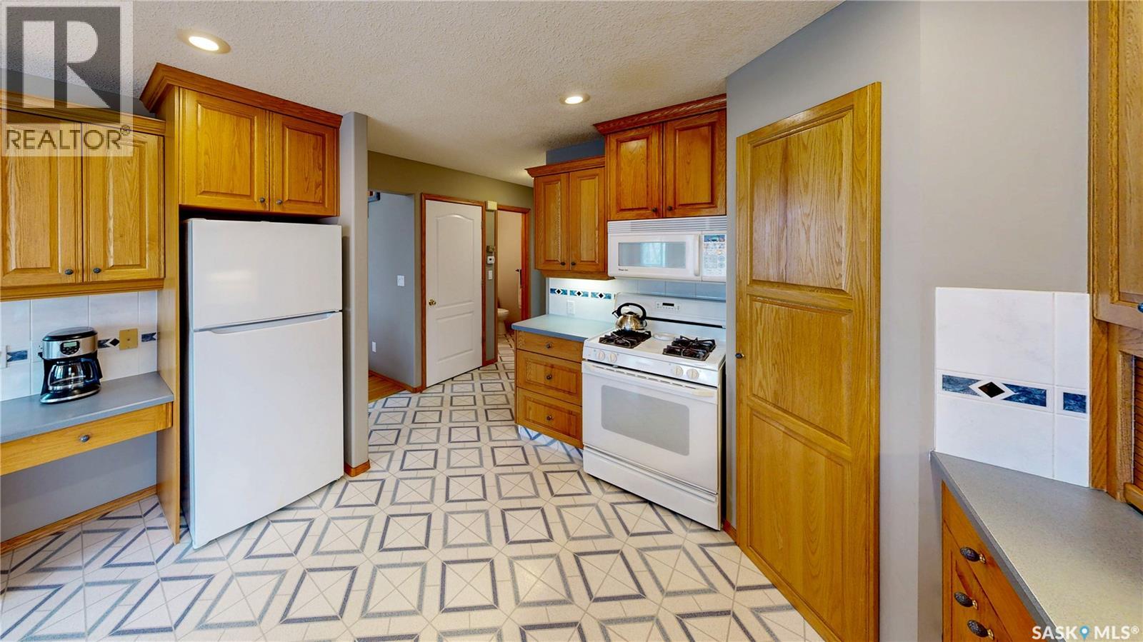 3254 Peyson Bay E, Regina, Saskatchewan  S4V 2W8 - Photo 18 - SK035263