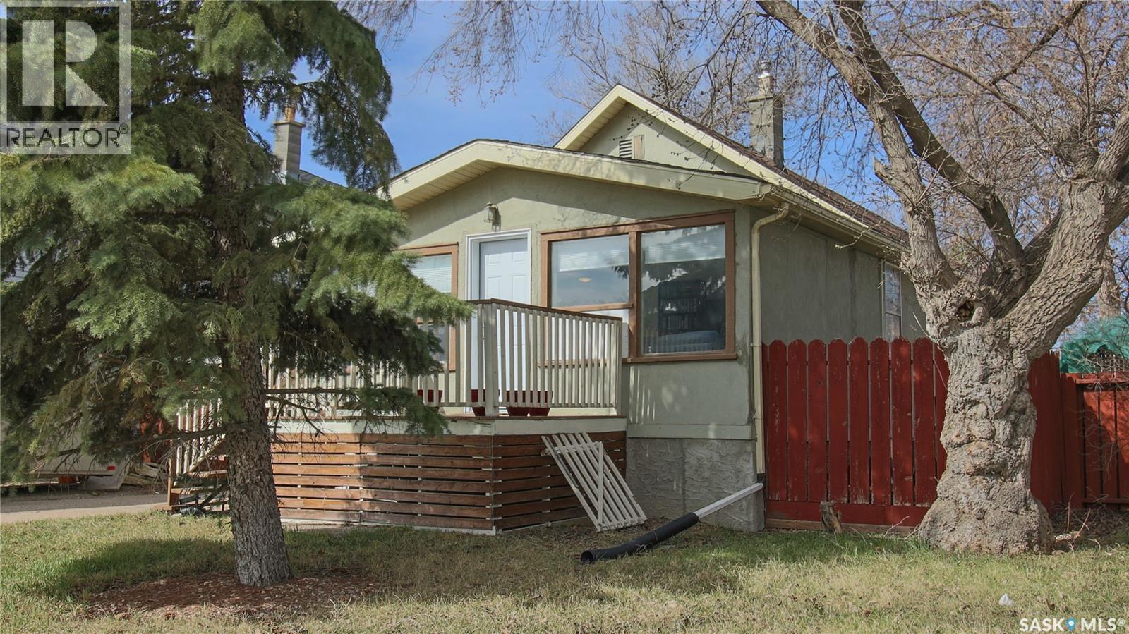 1330 Alexandra Street, Regina, Saskatchewan  S4T 4N7 - Photo 3 - SK035259