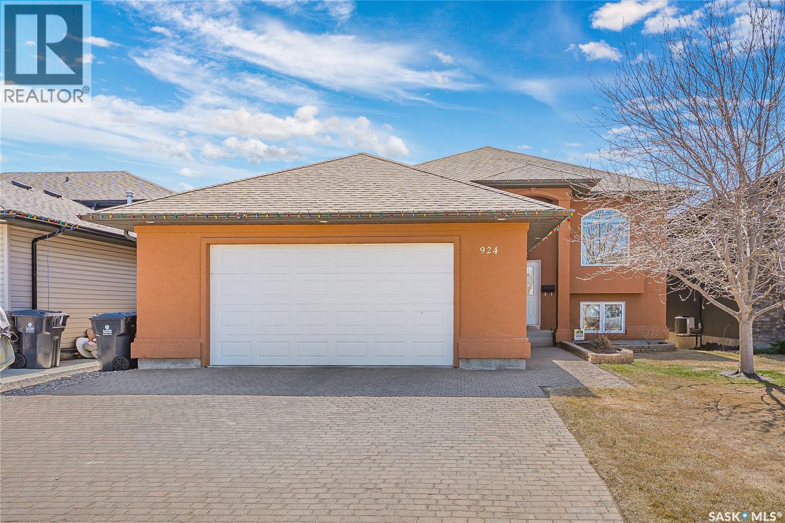 924 Coppermine WAY, Martensville, Saskatchewan