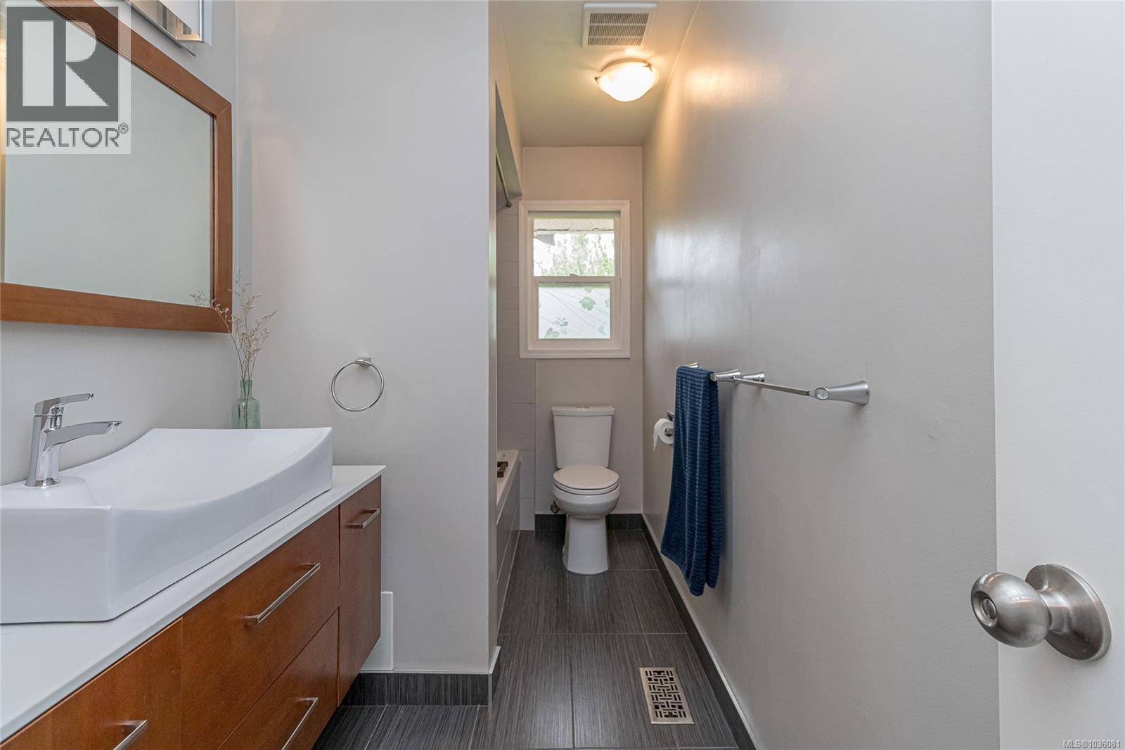 952 Tattersall Dr, Saanich, British Columbia  V8X 2W9 - Photo 19 - 1036081