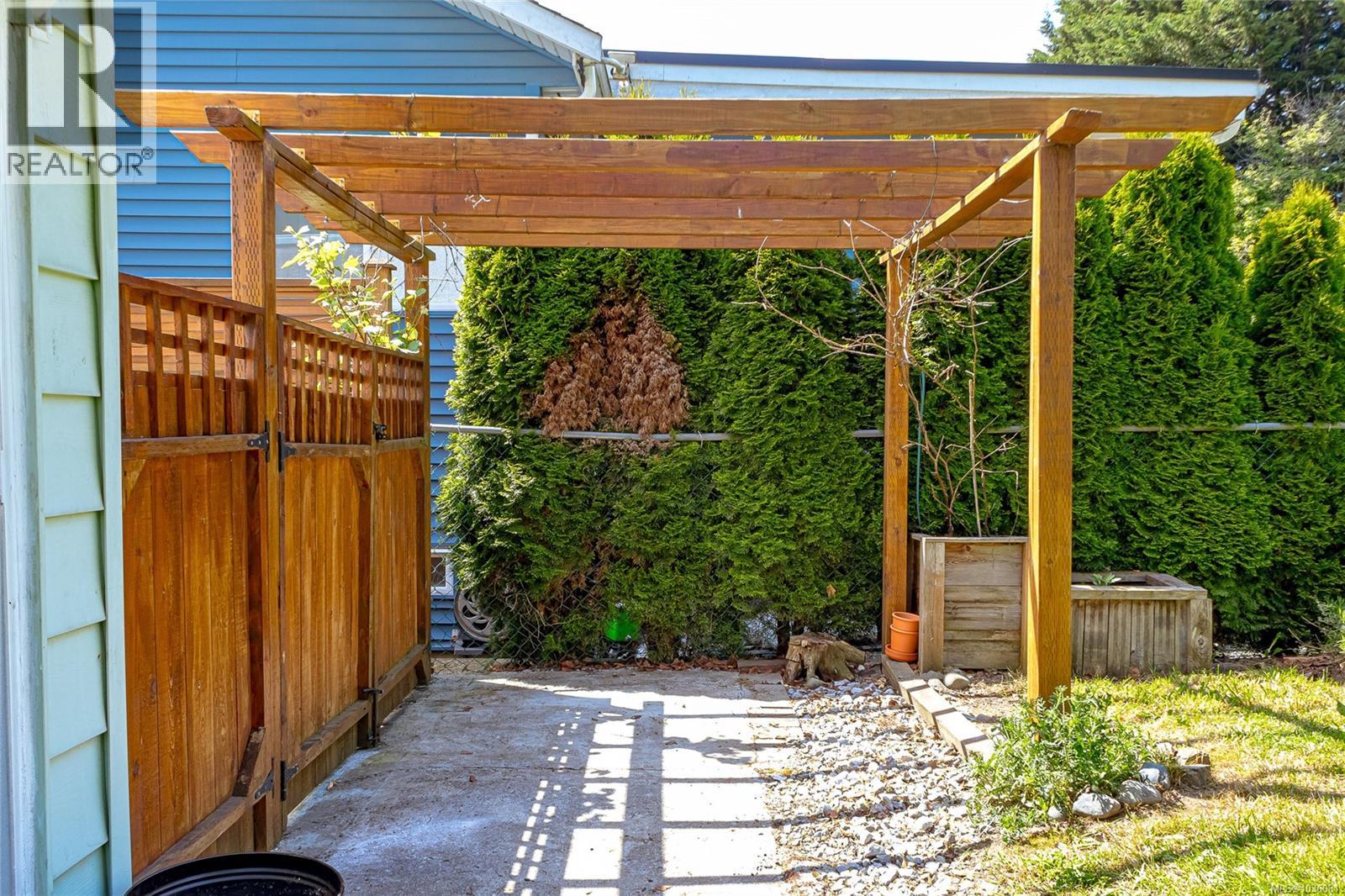 952 Tattersall Dr, Saanich, British Columbia  V8X 2W9 - Photo 30 - 1036081