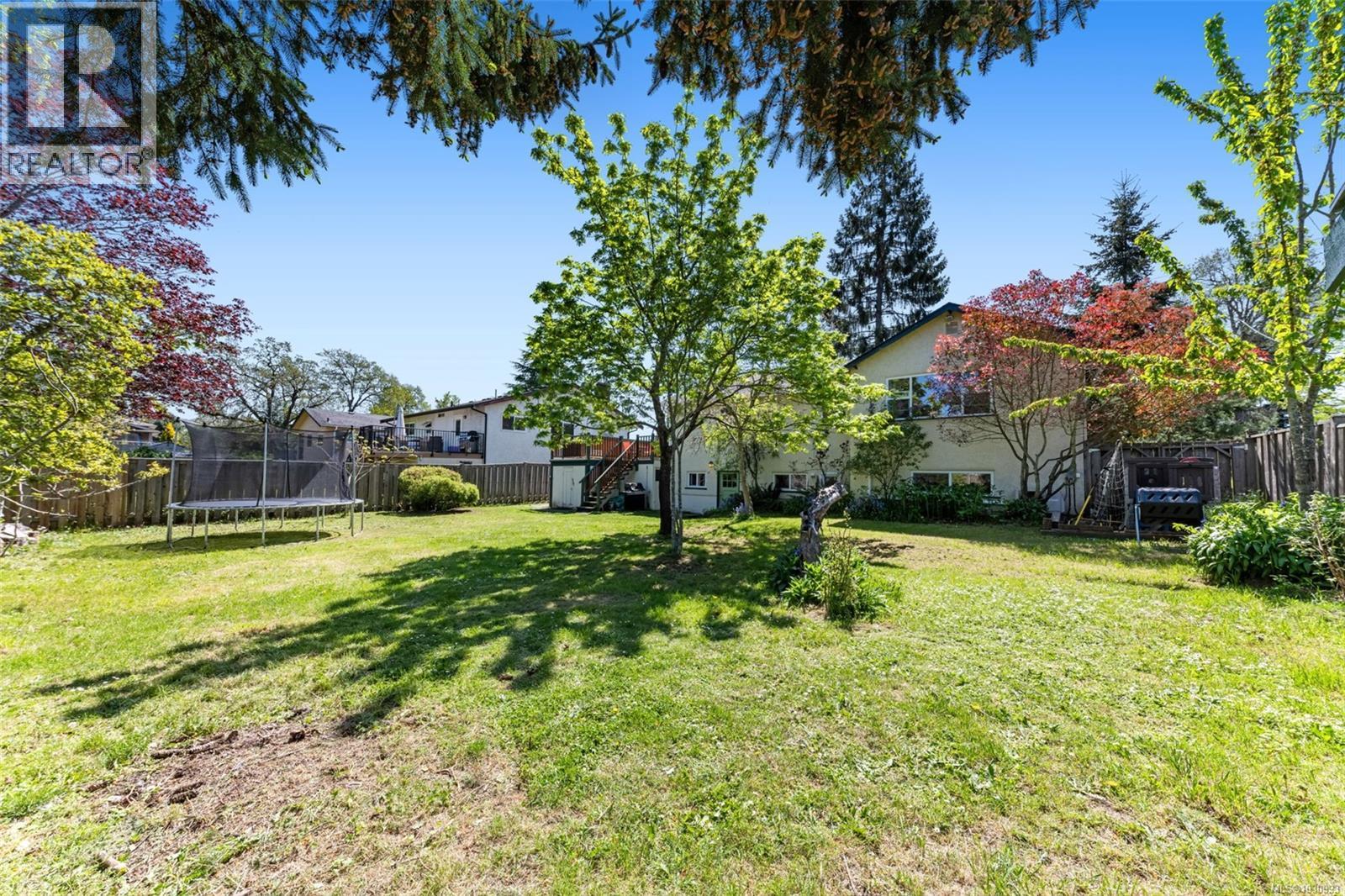 1728 Kenmore Rd, Saanich, British Columbia  V8N 2E7 - Photo 16 - 1030993