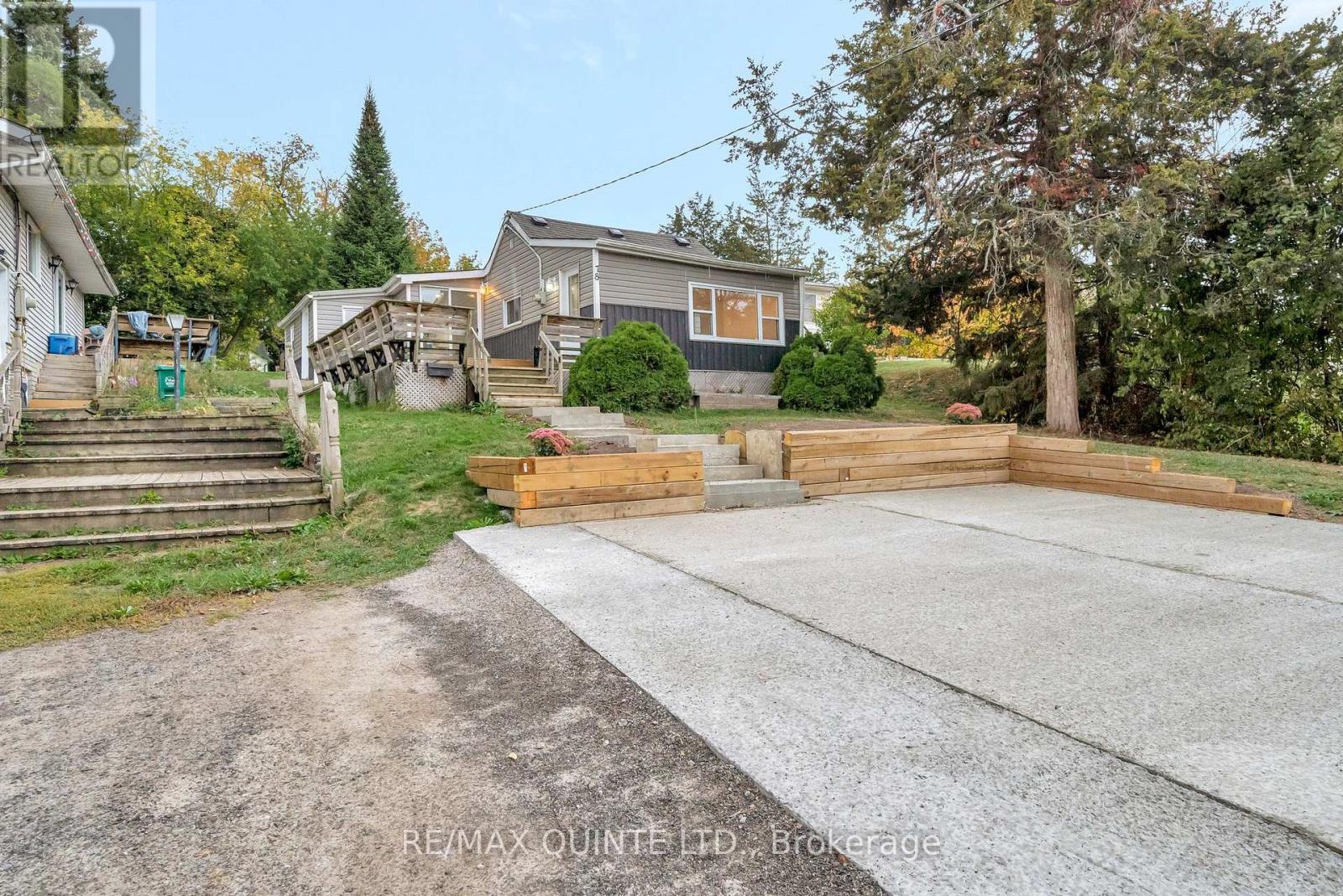 78 Wallbridge Cres Crescent, Belleville, Ontario  K8P 1Z4 - Photo 2 - X13100554