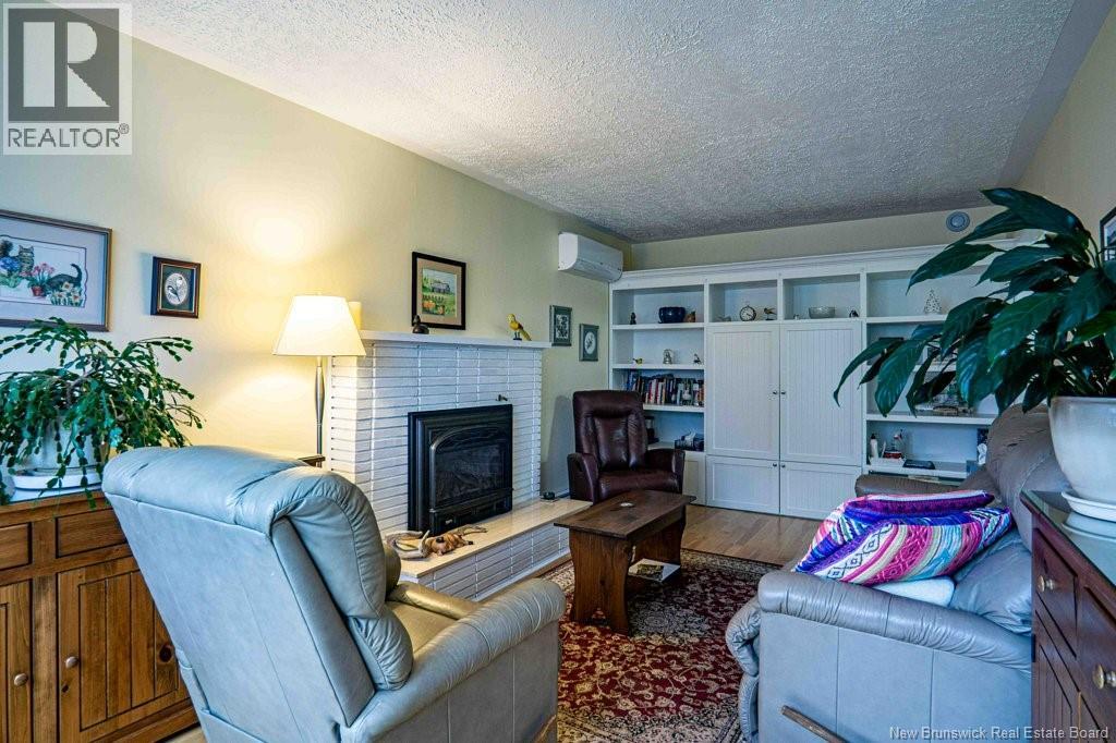 91 Vineland Street, Fredericton, New Brunswick  E3A 1W7 - Photo 3 - NB138959