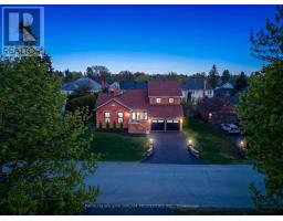 8 BELTON AVENUE, Ottawa, Ontario