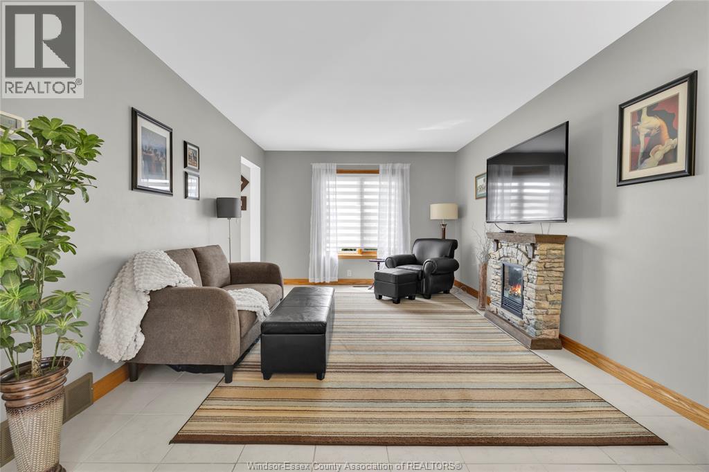 2048 Eugeni, Tecumseh, Ontario  N9K 1B3 - Photo 6 - 26010467