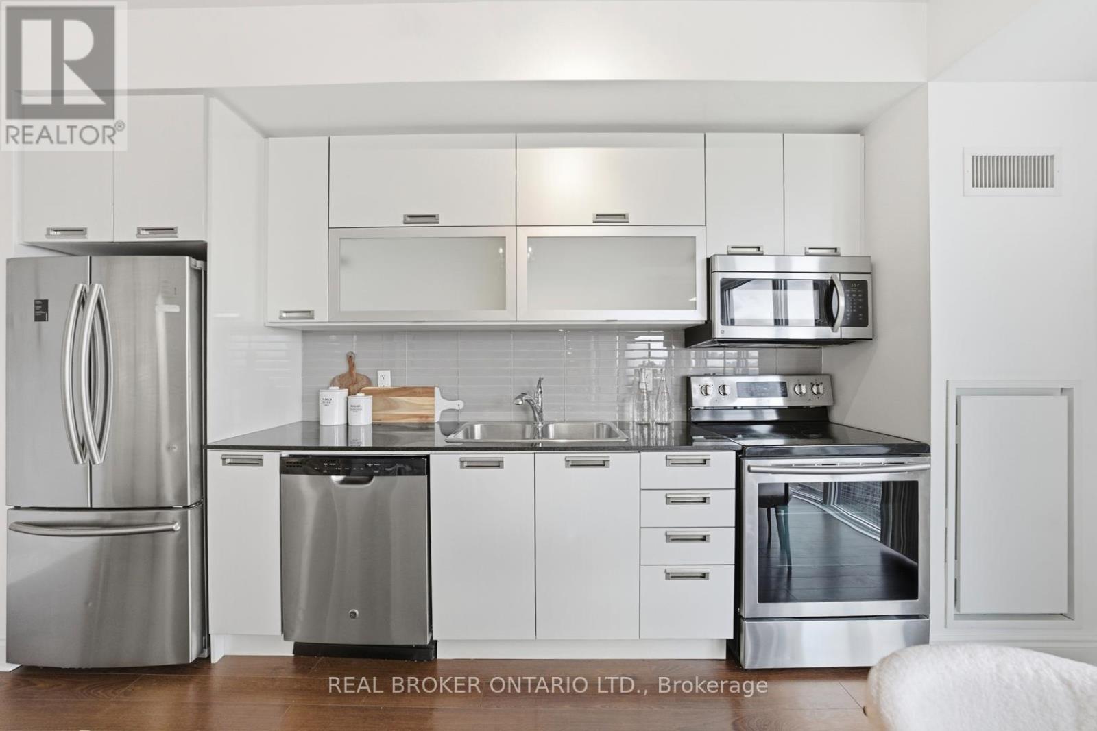 2608 - 28 Ted Rogers Way, Toronto, Ontario  M4Y 2J4 - Photo 3 - C13100492