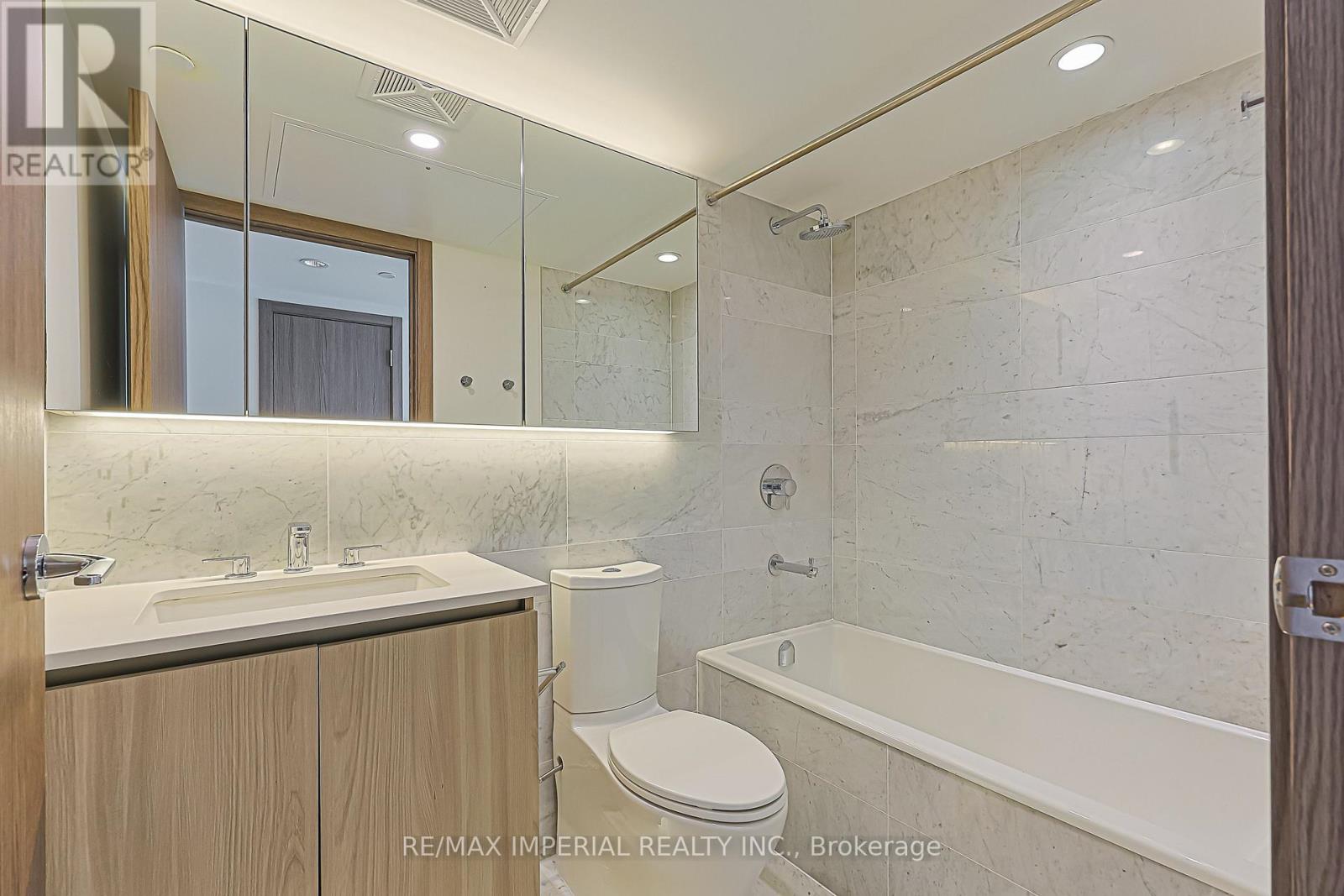 2707 - 17 Bathurst Street, Toronto (Waterfront Communities), Ontario  M5V 0N1 - Photo 24 - C13100530