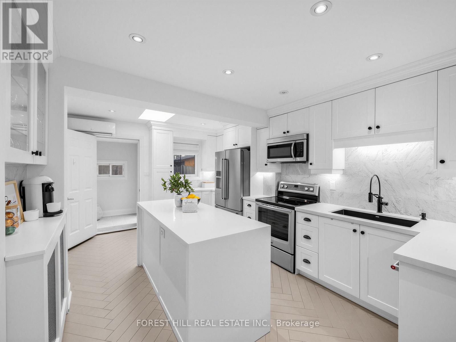 28 Alameda Avenue, Toronto (Oakwood Village), Ontario  M6C 3W2 - Photo 13 - C13100574