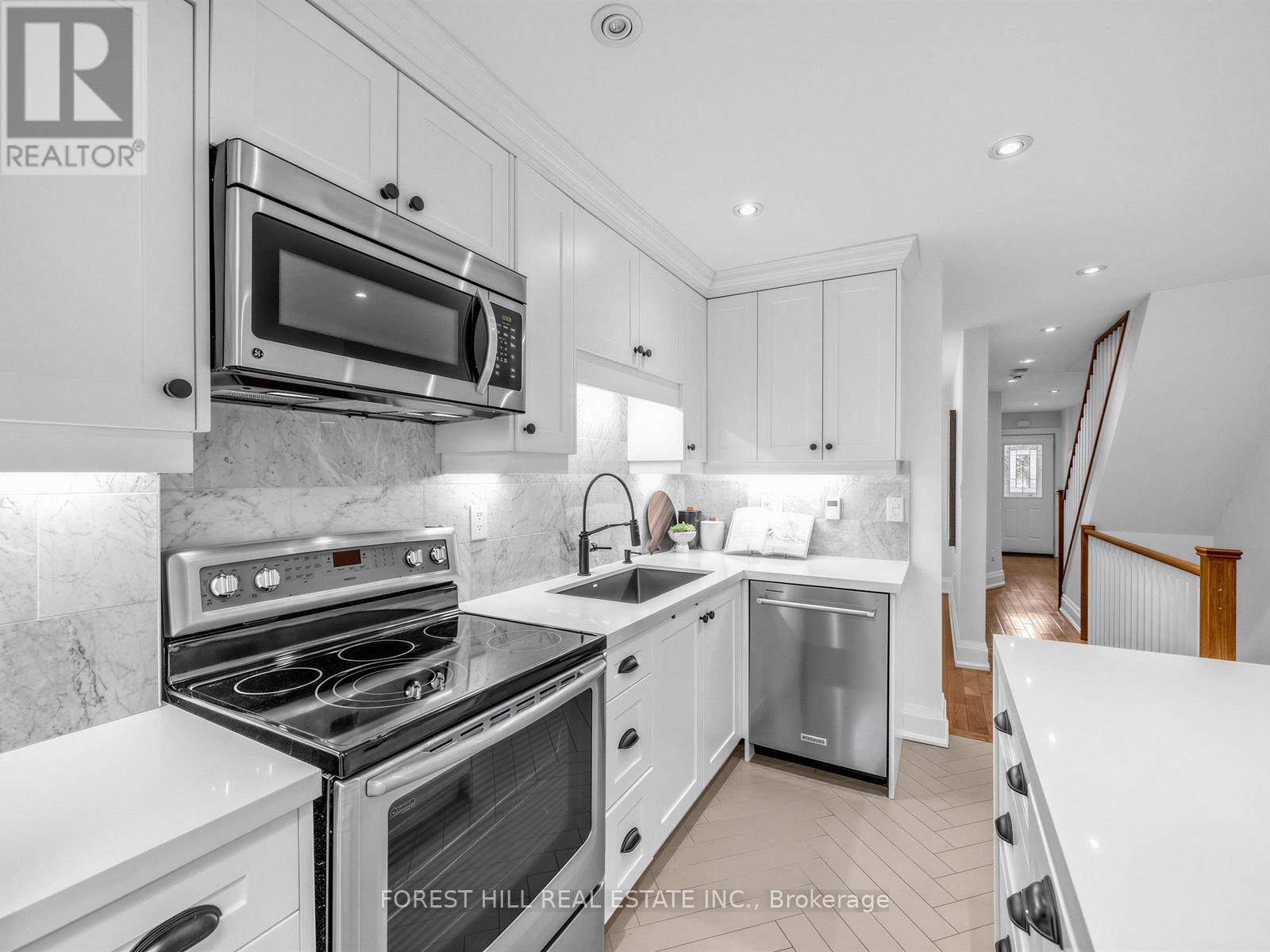 28 Alameda Avenue, Toronto (Oakwood Village), Ontario  M6C 3W2 - Photo 16 - C13100574