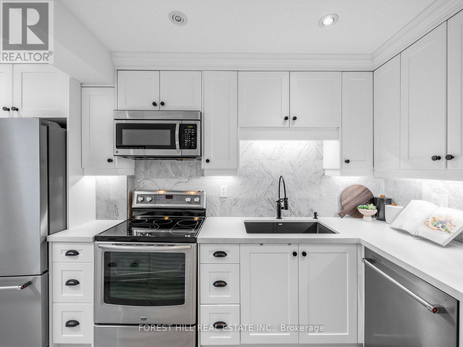28 Alameda Avenue, Toronto (Oakwood Village), Ontario  M6C 3W2 - Photo 17 - C13100574