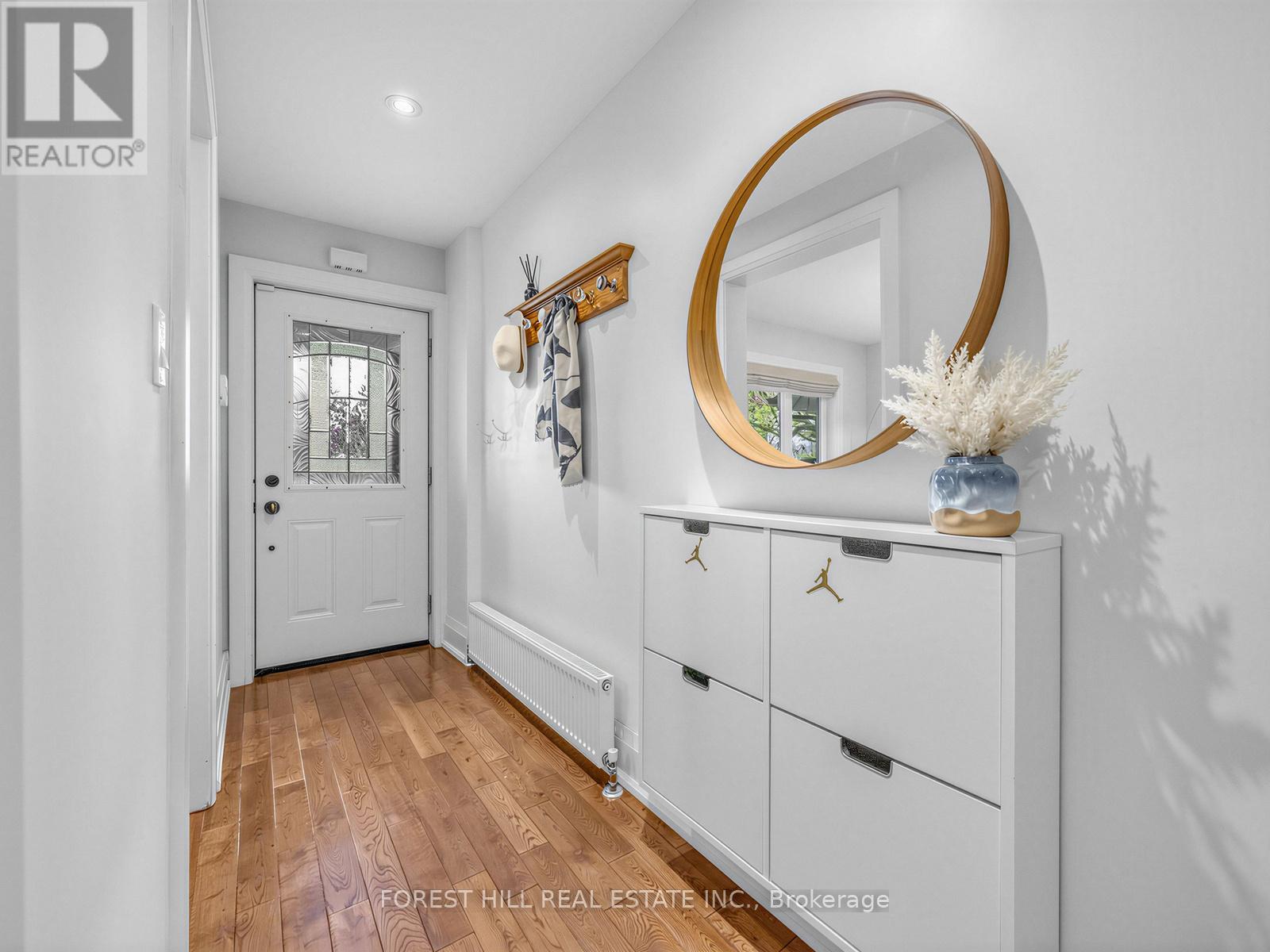 28 Alameda Avenue, Toronto (Oakwood Village), Ontario  M6C 3W2 - Photo 5 - C13100574