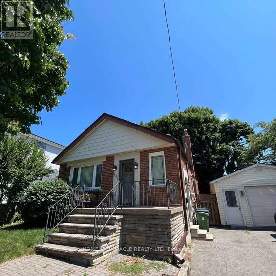141 BEXHILL AVENUE, Toronto, Ontario