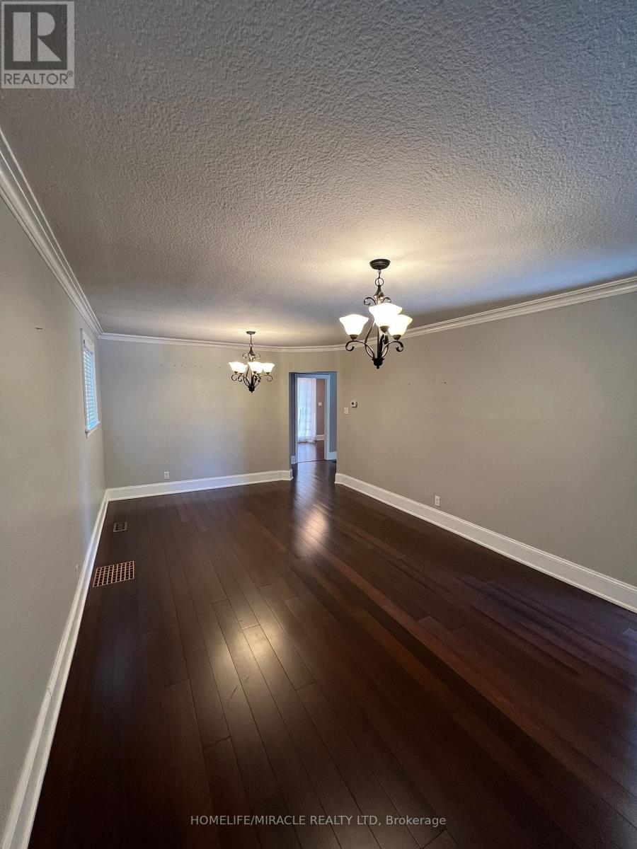 141 Bexhill Avenue, Toronto, Ontario  M1L 3C5 - Photo 2 - E13100450