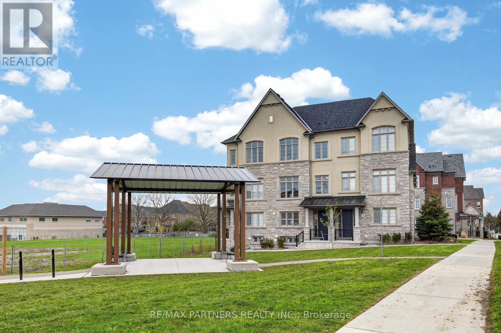 3 Fernhill Lane, Markham, Ontario  L6C 0Y5 - Photo 2 - N13100454