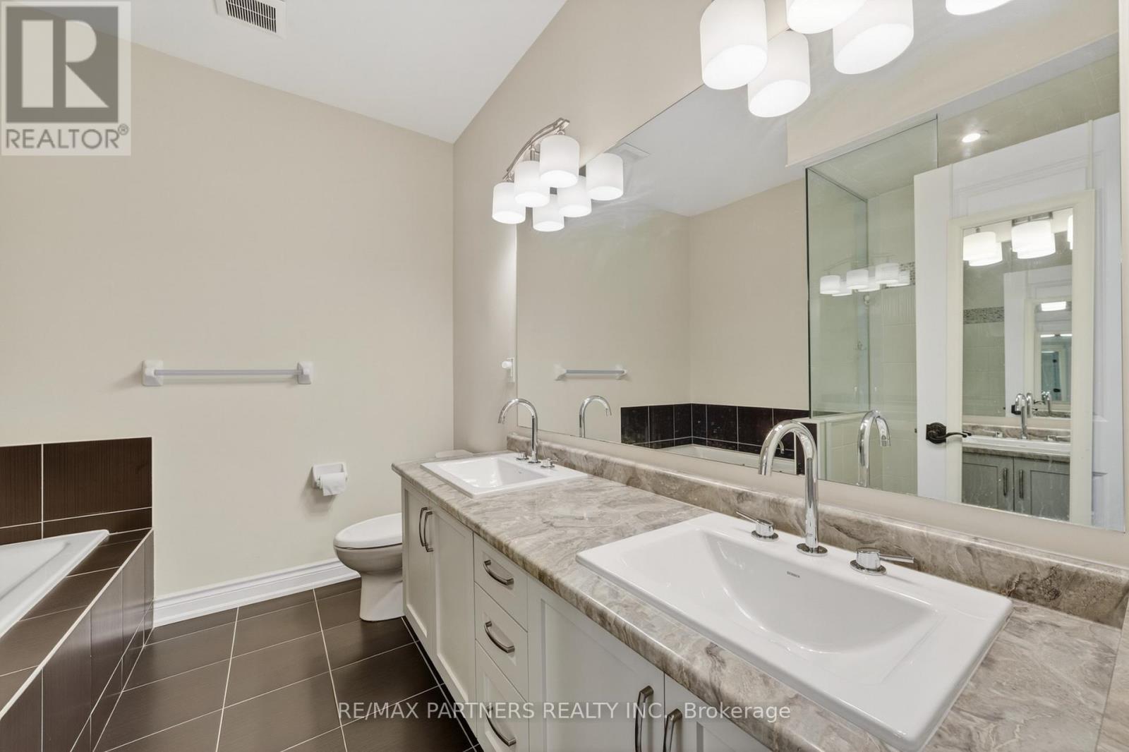 3 Fernhill Lane, Markham, Ontario  L6C 0Y5 - Photo 25 - N13100454