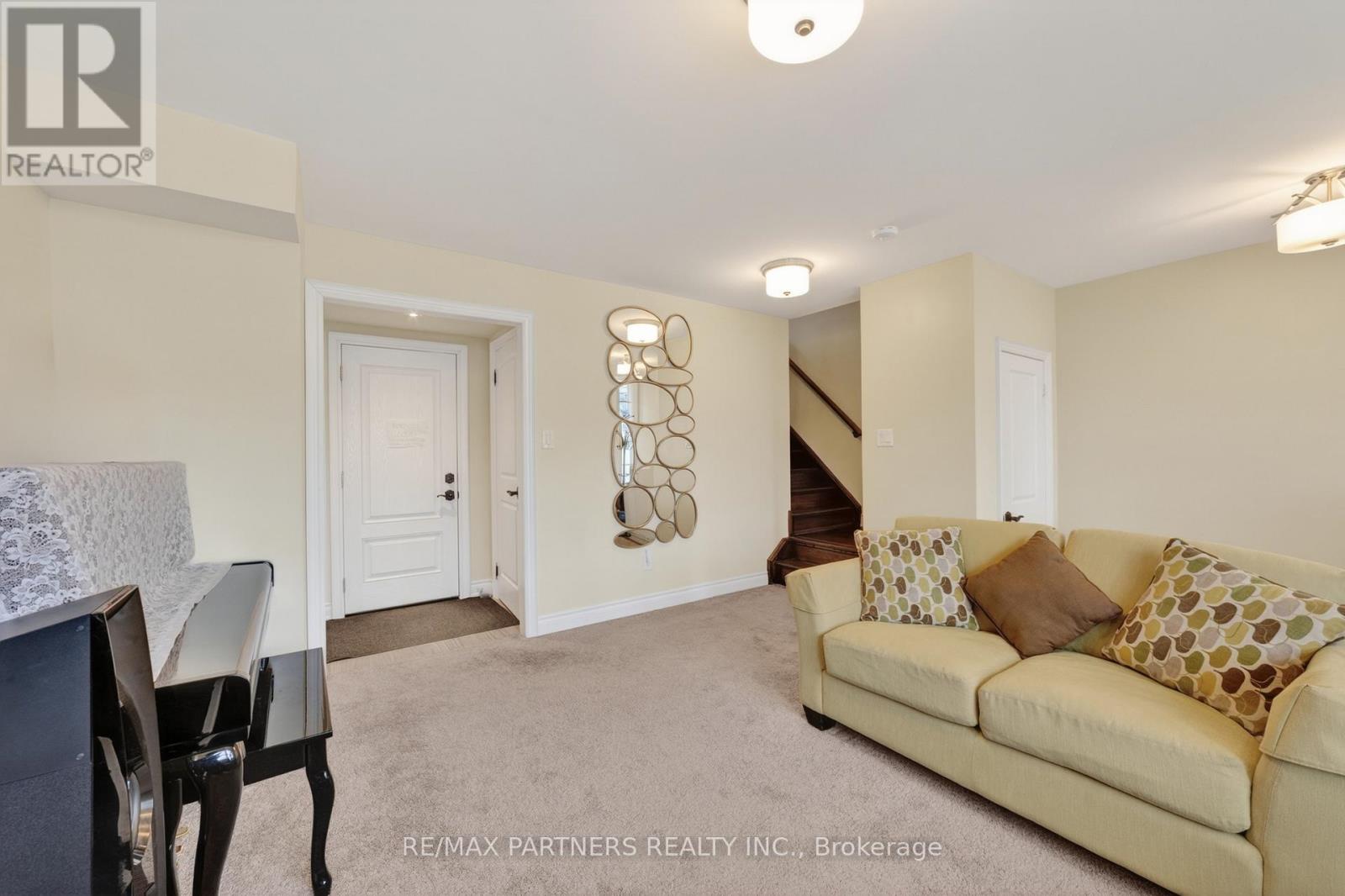 3 Fernhill Lane, Markham, Ontario  L6C 0Y5 - Photo 7 - N13100454