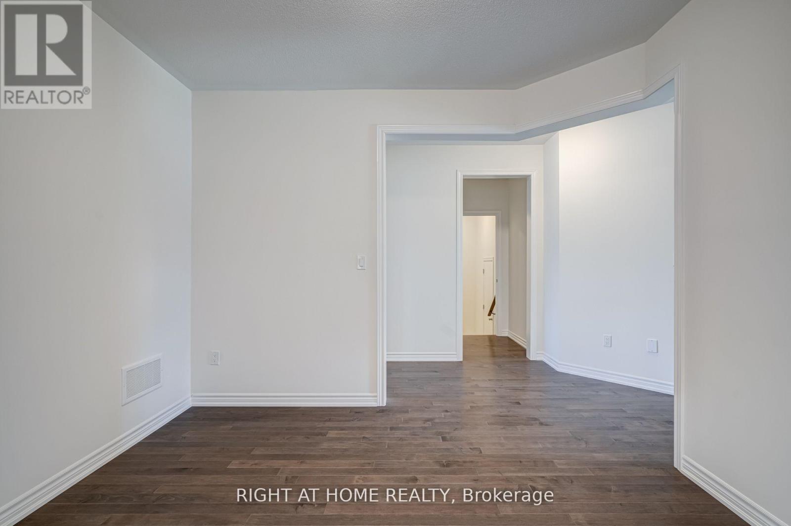 96 Connell Drive, Georgina, Ontario  L4P 1J5 - Photo 7 - N13100464