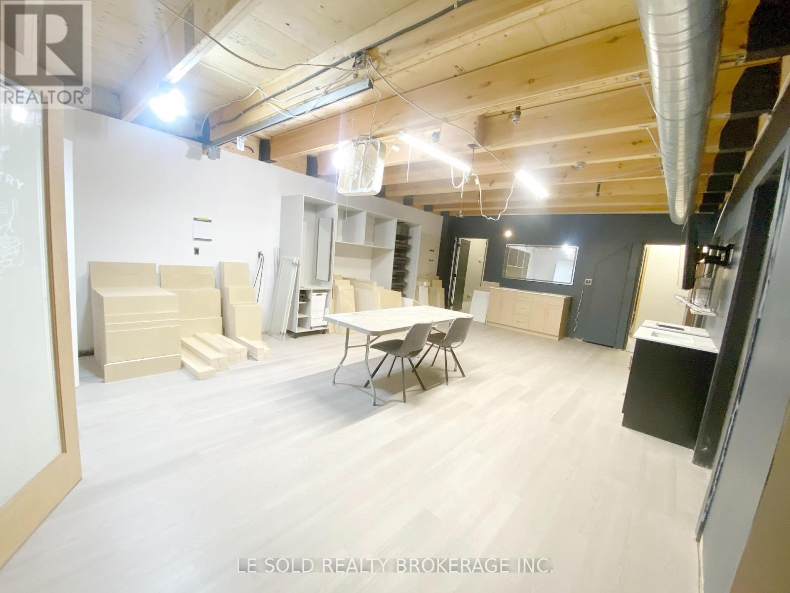 Unit 4 - F & Warehouse - 117 Ringwood Drive, Whitchurch-Stouffville, Ontario  L4A 8C1 - Photo 4 - N13100486