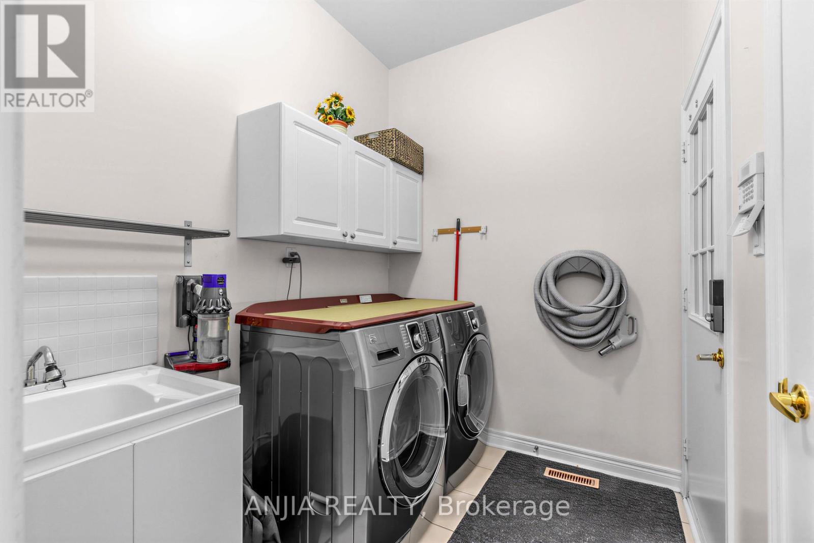 54 Stoneheath Crescent, Markham (Cachet), Ontario  L6C 2K9 - Photo 13 - N13100542