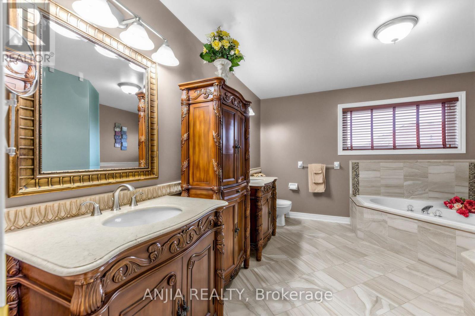 54 Stoneheath Crescent, Markham (Cachet), Ontario  L6C 2K9 - Photo 21 - N13100542