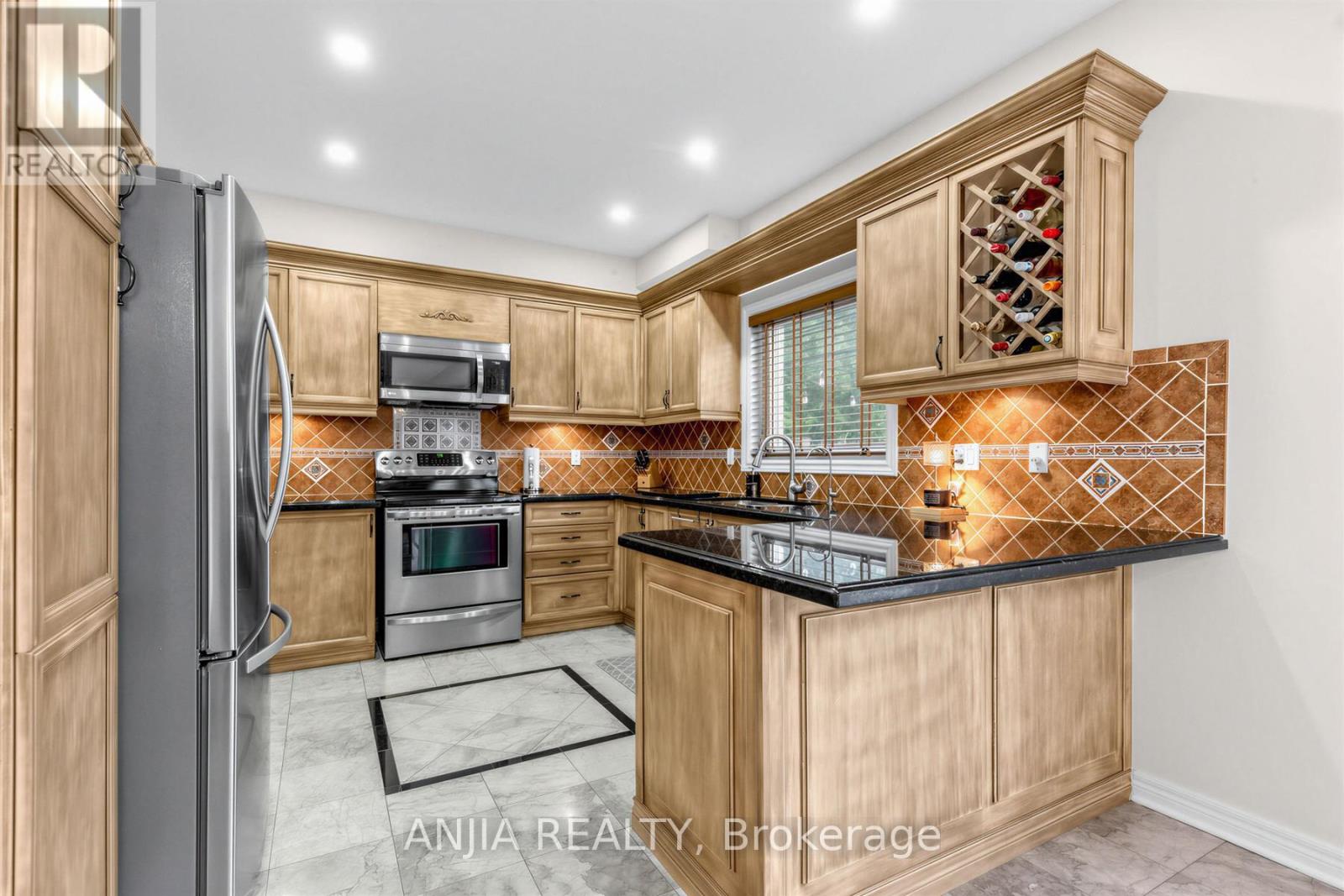 54 Stoneheath Crescent, Markham (Cachet), Ontario  L6C 2K9 - Photo 7 - N13100542