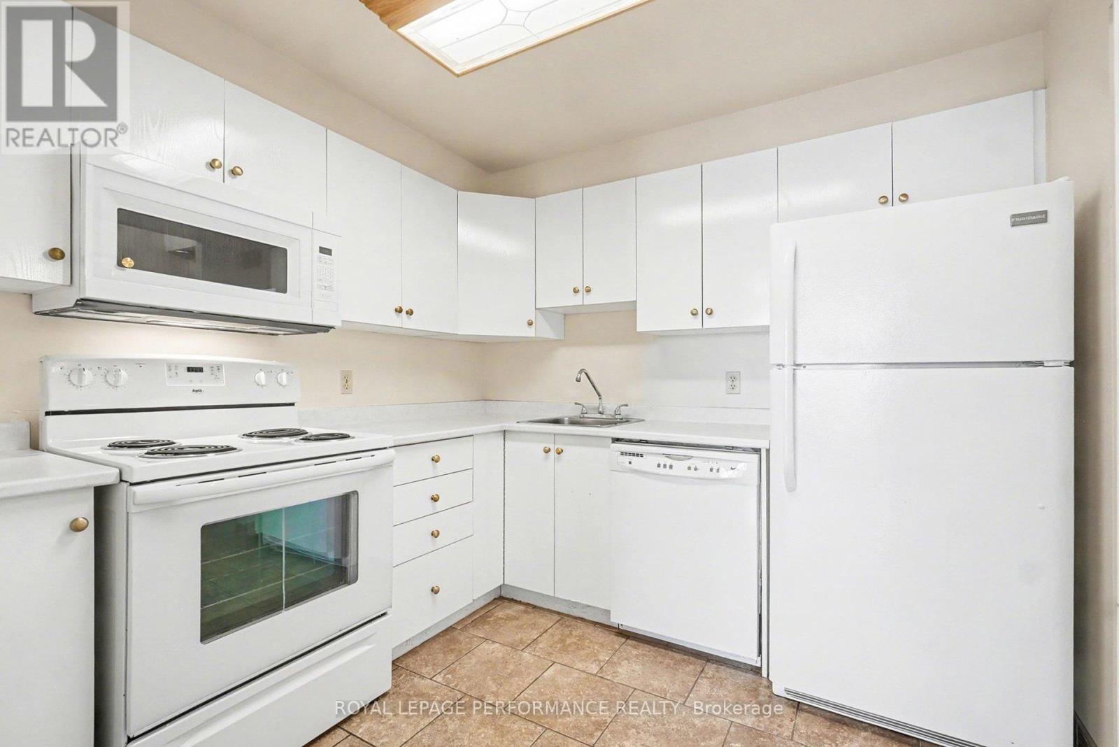 402 - 1440 Heron Road, Ottawa, Ontario  K1V 0X2 - Photo 6 - X12995928