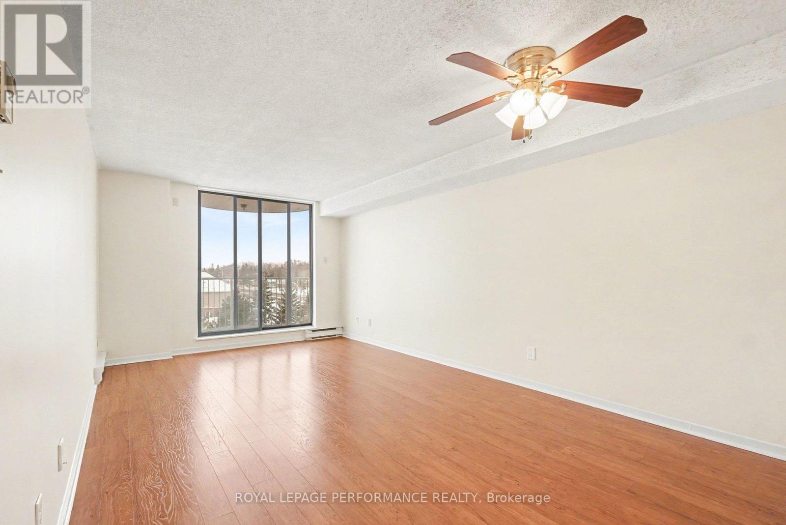402 - 1440 Heron Road, Ottawa, Ontario  K1V 0X2 - Photo 4 - X12995928
