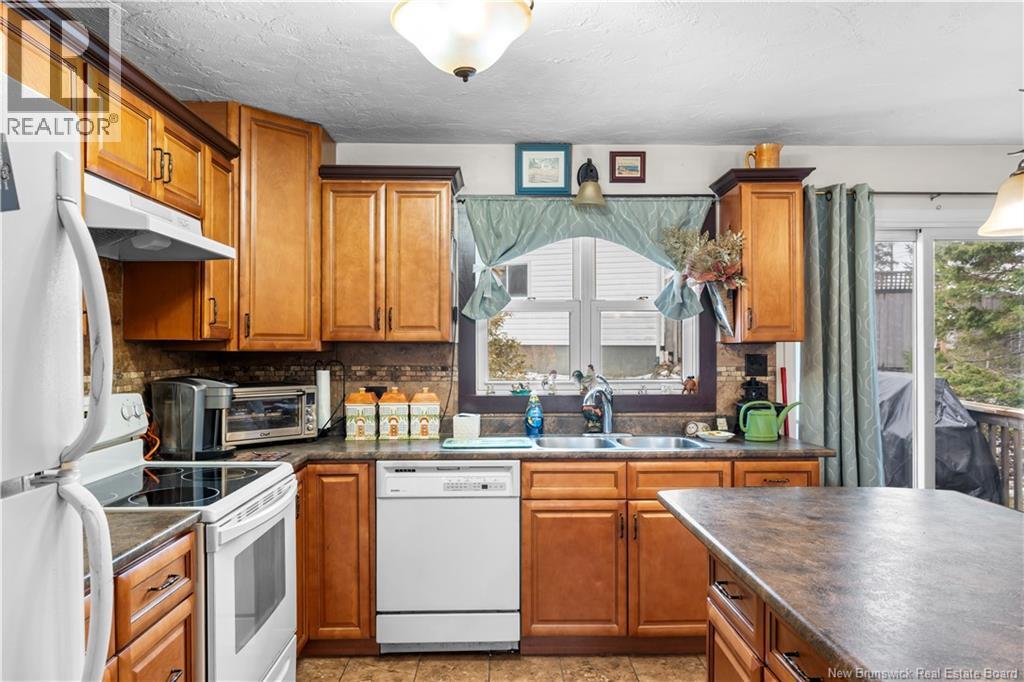 940 Frampton Lane, Moncton, New Brunswick  E1G 1P3 - Photo 2 - NB135187