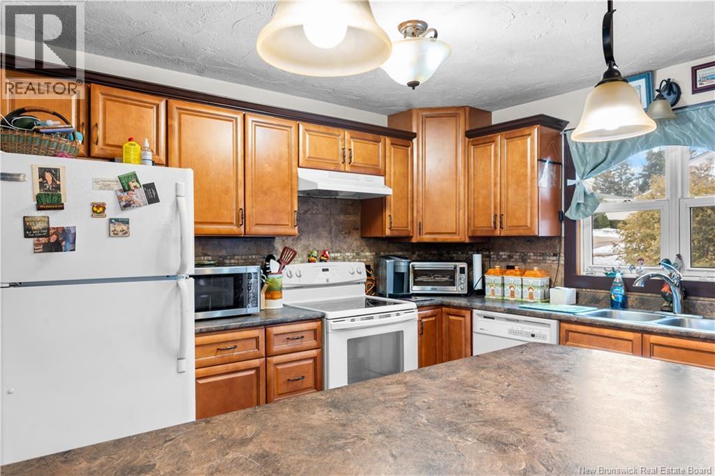 940 Frampton Lane, Moncton, New Brunswick  E1G 1P3 - Photo 3 - NB135187