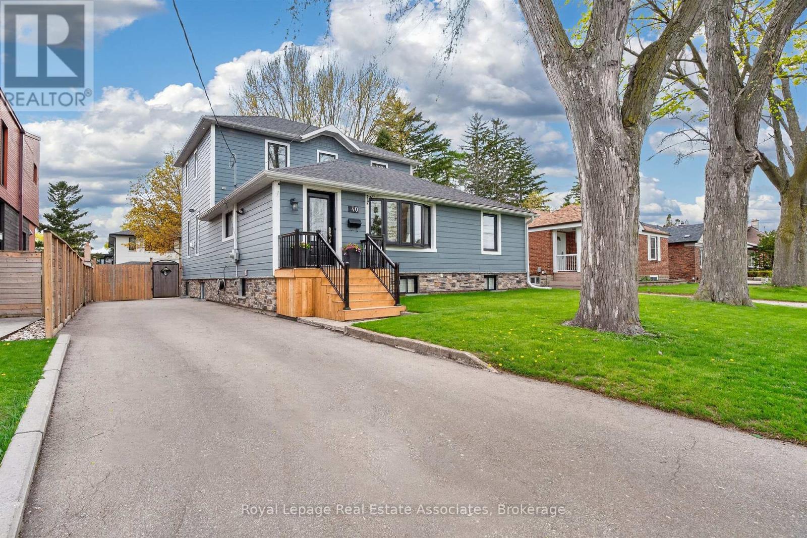 40 BRIARWOOD AVENUE, Mississauga, Ontario