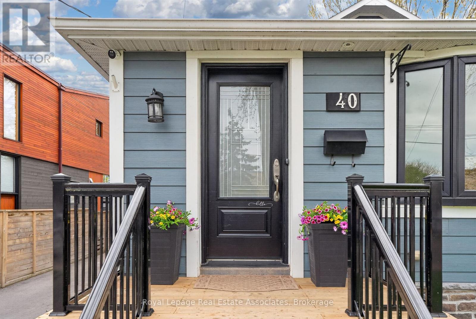 40 Briarwood Avenue, Mississauga, Ontario  L5G 3N6 - Photo 4 - W13100546