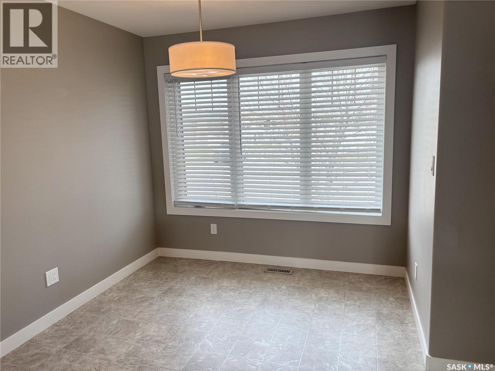 4501 Green Poplar Lane E, Regina, Saskatchewan  S4V 3A5 - Photo 5 - SK035304