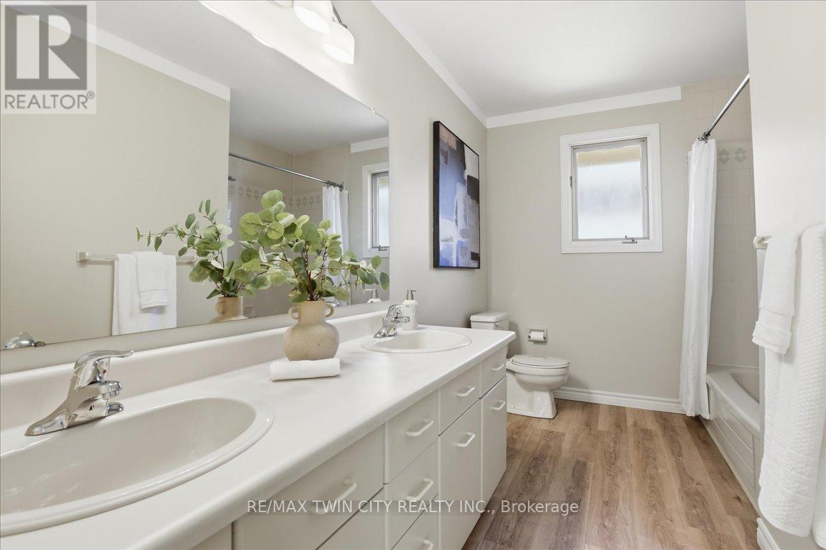 26 Robertson Crescent, Waterloo, Ontario  N2R 1E3 - Photo 21 - X13100472