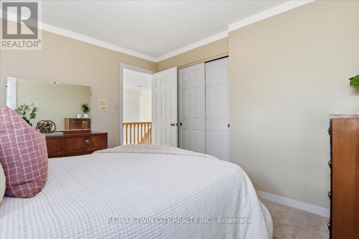 26 Robertson Crescent, Waterloo, Ontario  N2R 1E3 - Photo 23 - X13100472