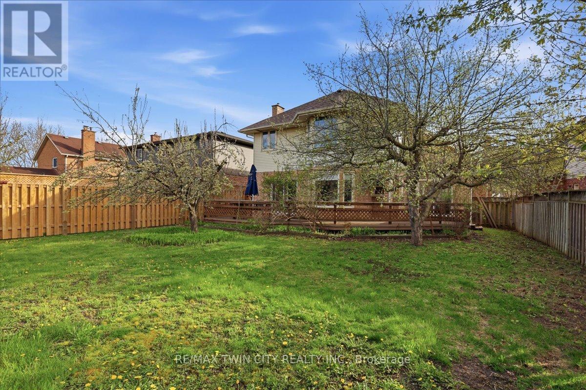 26 Robertson Crescent, Waterloo, Ontario  N2R 1E3 - Photo 32 - X13100472