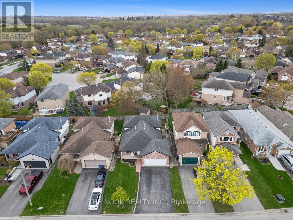 117 Mcfeeters Crescent, Clarington, Ontario  L1C 4K6 - Photo 3 - E13100668