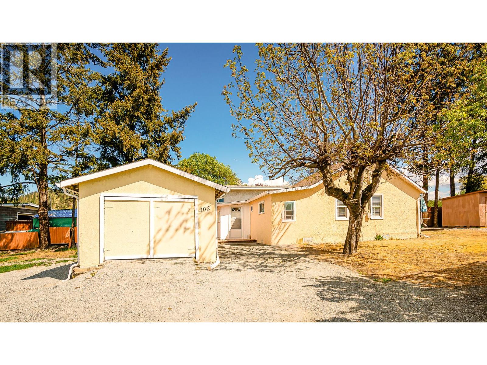 302 N Valley Road, North Glenmore, Kelowna photo 8