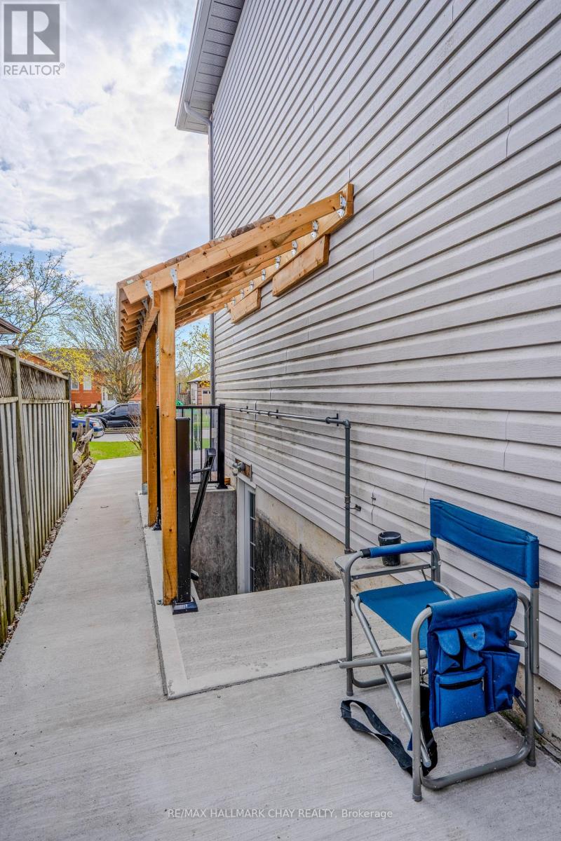 Lower - 19 Julie Street, Essa (Angus), Ontario  L0M 1B3 - Photo 3 - N13100642