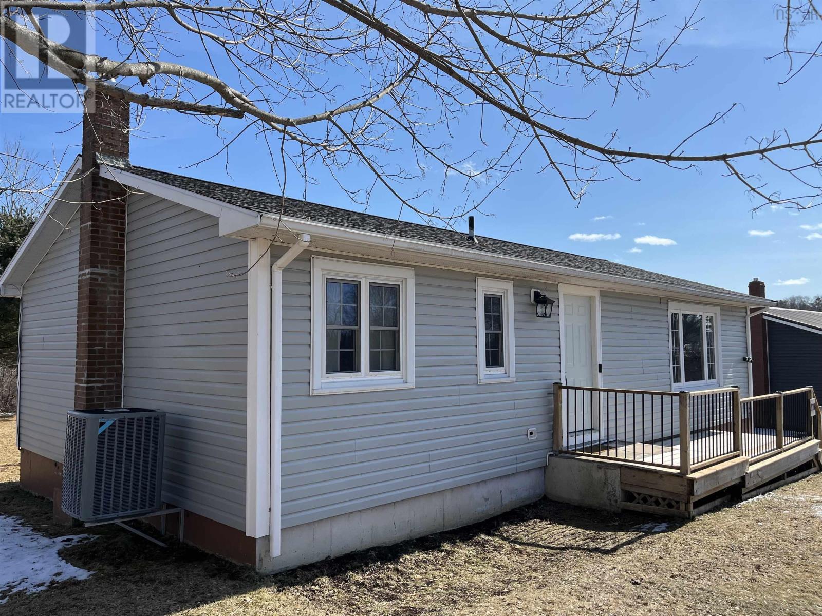 171 Centennial Avenue, Lunenburg, Nova Scotia  B0J 2C0 - Photo 3 - 202602212