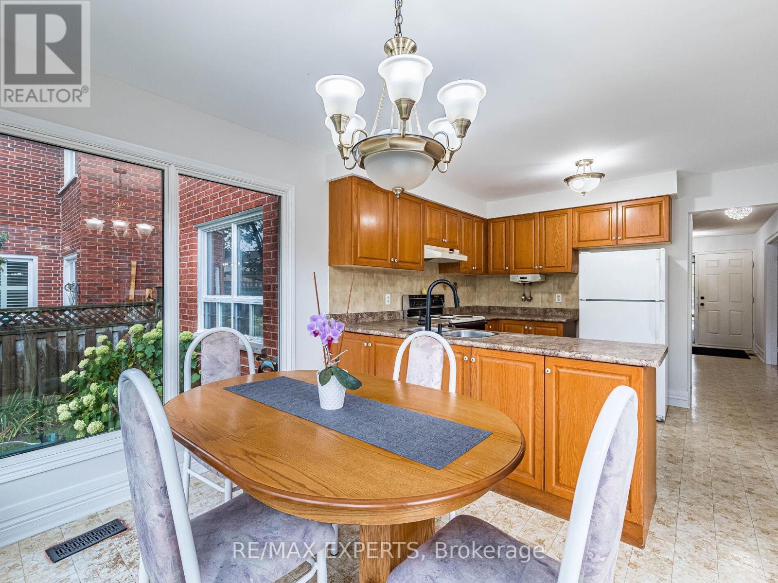 33 Nipissing Crescent, Brampton (Westgate), Ontario  L6S 5A4 - Photo 10 - W13100624