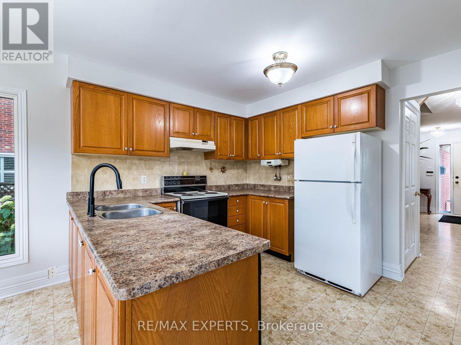 33 Nipissing Crescent, Brampton (Westgate), Ontario  L6S 5A4 - Photo 11 - W13100624