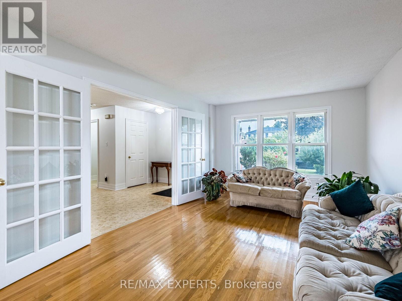 33 Nipissing Crescent, Brampton (Westgate), Ontario  L6S 5A4 - Photo 12 - W13100624