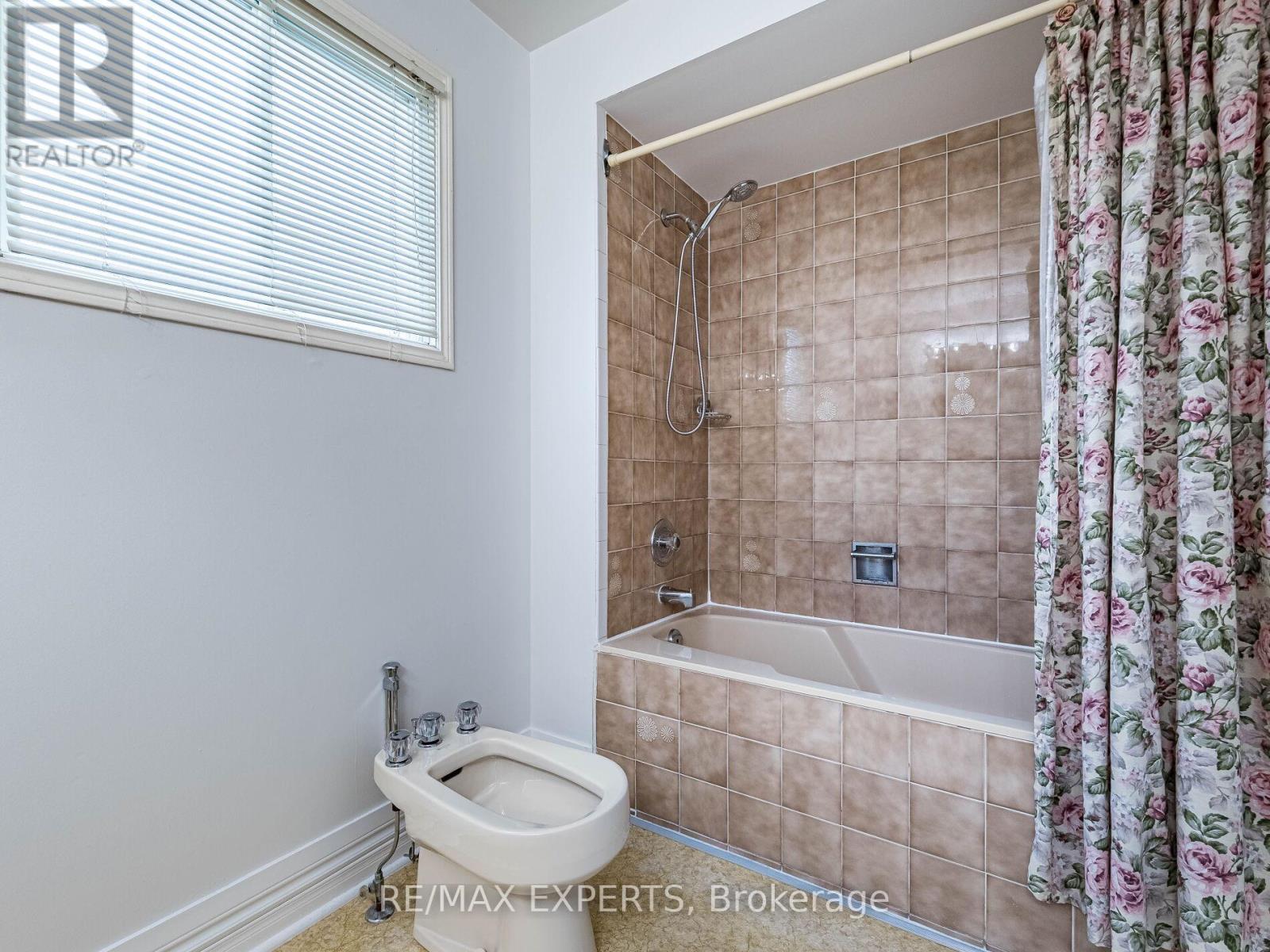 33 Nipissing Crescent, Brampton (Westgate), Ontario  L6S 5A4 - Photo 32 - W13100624
