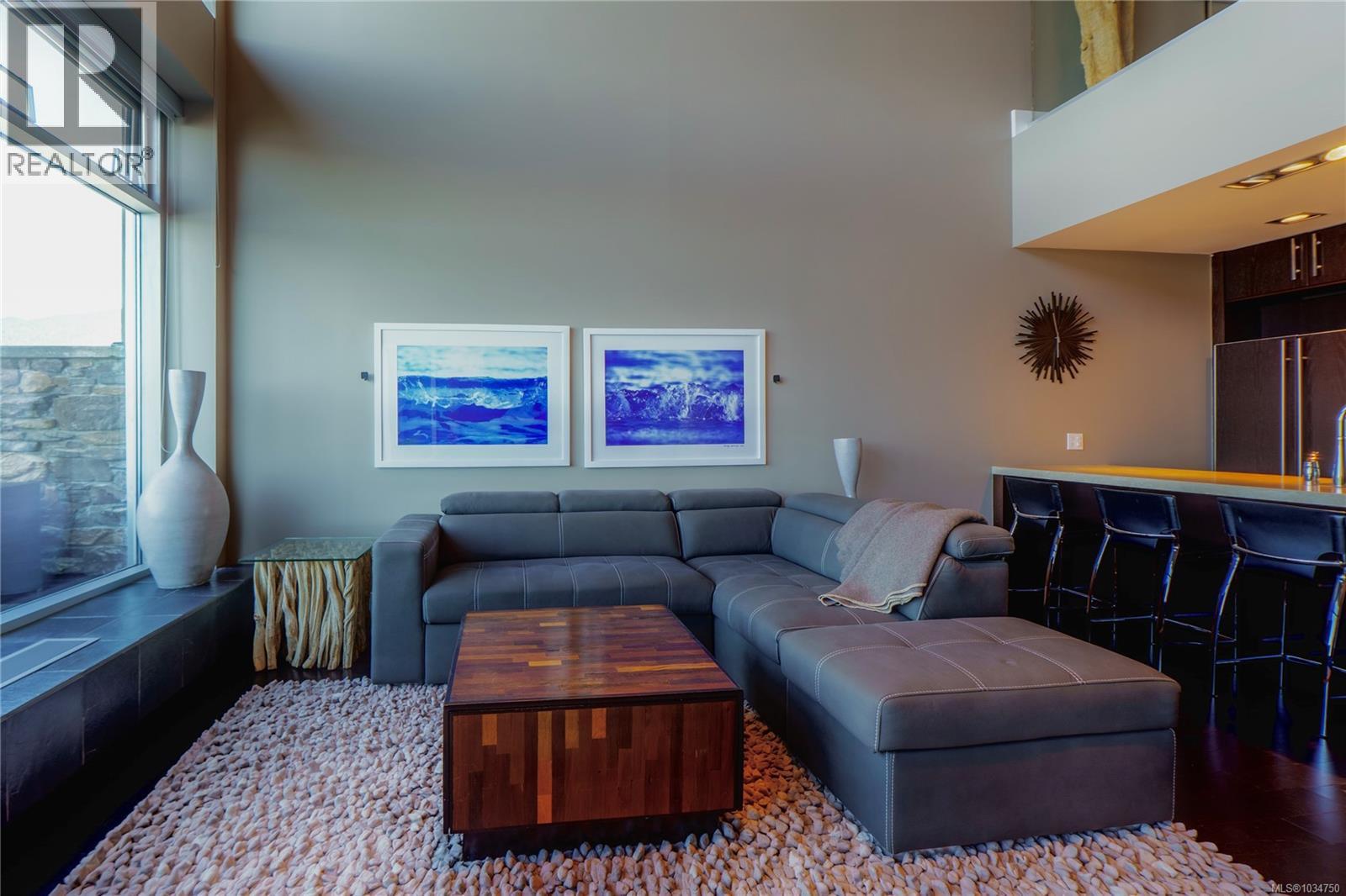305 368 Main St, Tofino, British Columbia  V0R 3A0 - Photo 6 - 1034750