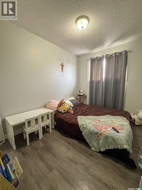211 & 215 18th Avenue Ne, Swift Current, Saskatchewan  S9H 2Y2 - Photo 10 - SK035384